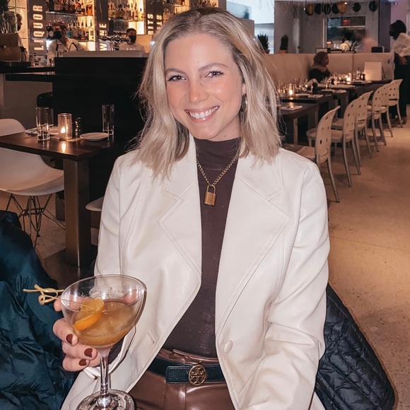 Meet your Posher, Madelyn - Picture 2 of 6